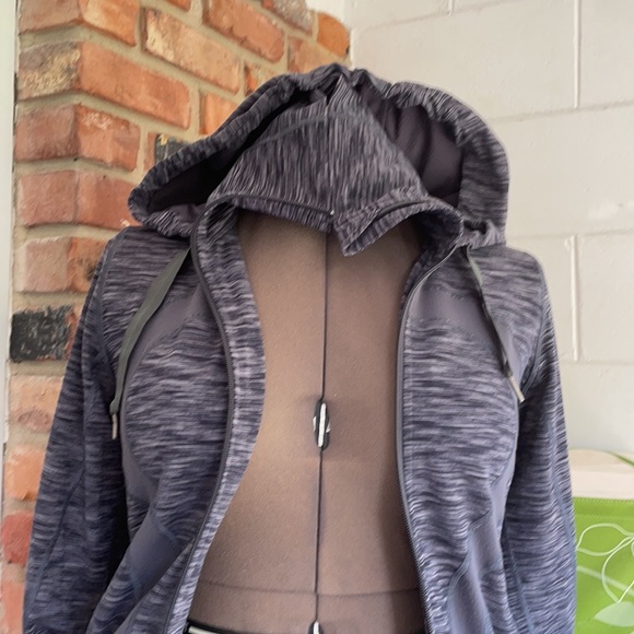 Lululemon jacket pewter hoodie long sleeves - Picture 6 of 6